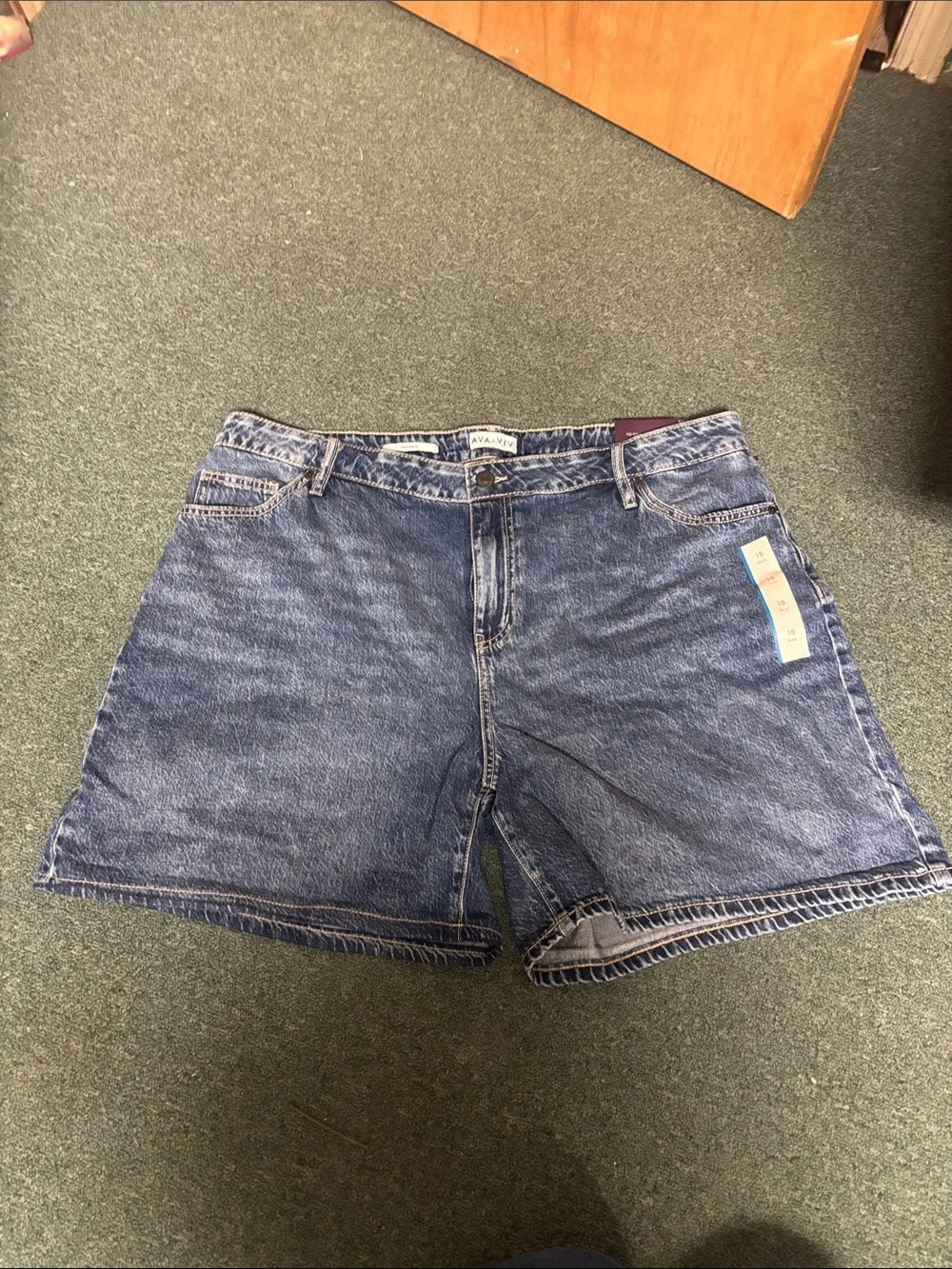 Ava & Viv Midi Shorts - Picture 2 of 4